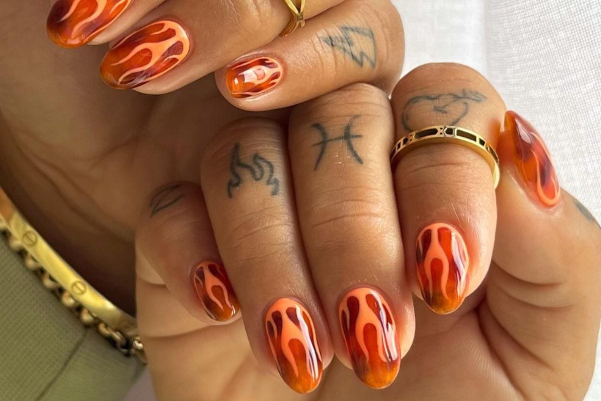 March Mercury retrograde nail horoscope lead image courtesy of @gelbyjay